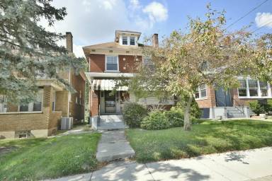 Main picture of 2110 West St