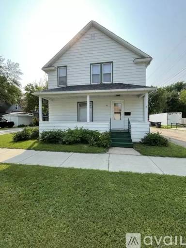 Main picture of 411 5th Ave N