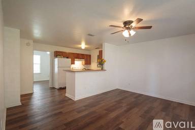 Main picture of 726 W Georgia St