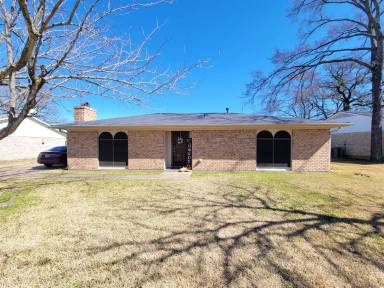 Main picture of 2907 Normand Dr