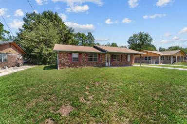 Main picture of 234 Deerwood Dr