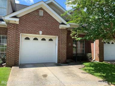 Main picture of 211 West Dr