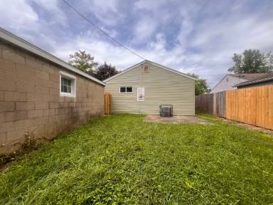 Main picture of 1869 Bauer Rd