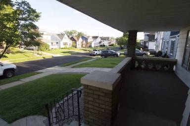 Main picture of 3576 W 147th St