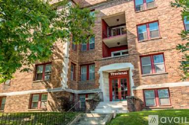 Main picture of 1802 W Genesee St