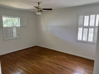 Main picture of 15148 Martha St
