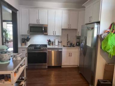 Main picture of 1954 W Berteau Ave