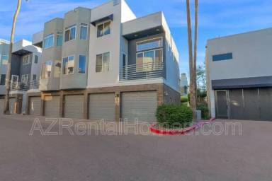 Main picture of 3rd Avenue Palms