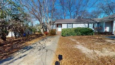 Main picture of 33 Retriever Ln