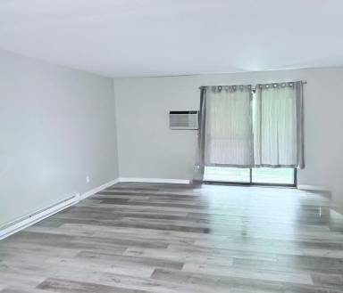 Main picture of W208 N 16586 Ctr St