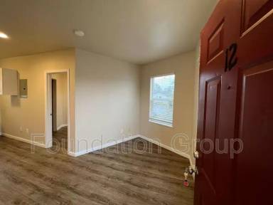 Main picture of 842 Davis Pl S