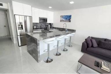 Main picture of Sea Air Towers Condo