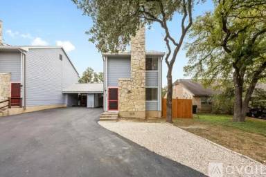 Main picture of 8 Brookmeadow Dr