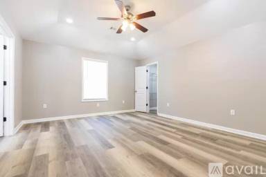 Main picture of 313 N High St