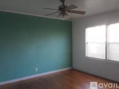 Main picture of 2056 Pulgas Ave