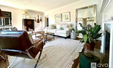 Main picture of 1900 Lombardy Ave