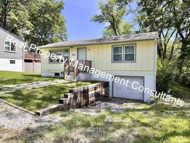 Main picture of 5219 NE 50th St