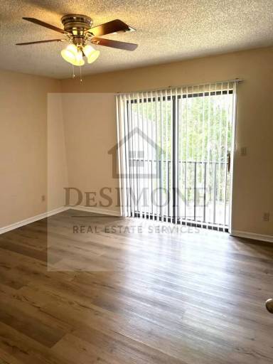 Main picture of 2903-43 SE 17th St