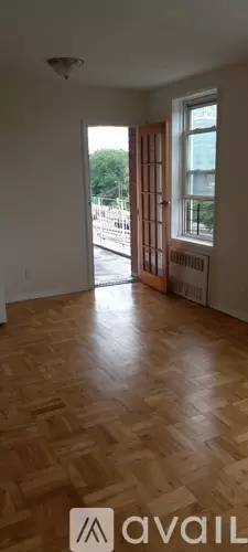 Main picture of 345 Bronx River Rd