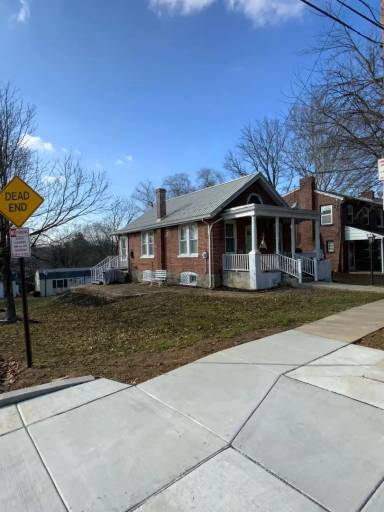 Main picture of 850 Highland Ave