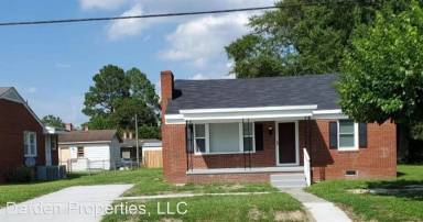 Main picture of 402 Manhattan Ave