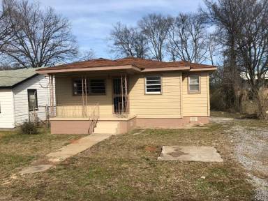 Main picture of 324 15th Ave W