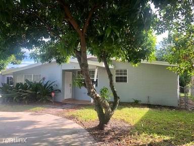Main picture of 1770 NE 173rd St