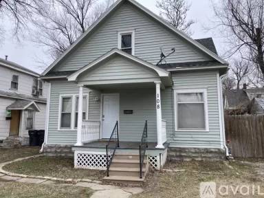 Main picture of 108 N Poplar St