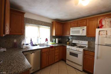 Main picture of 744 Boylston St