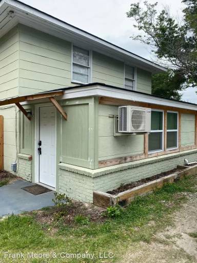 Main picture of 631 Hampton St
