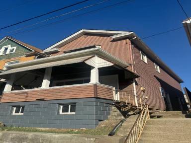 Main picture of 102 W 8th Ave