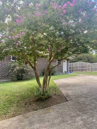 Main picture of 197 Hicks Rd