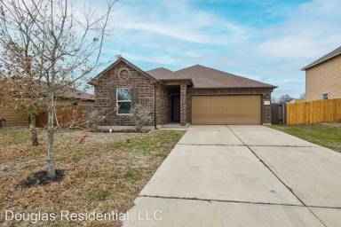 Main picture of 450 Gina Dr