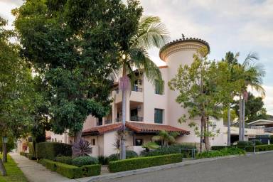 Main picture of 7 E Arrellaga St