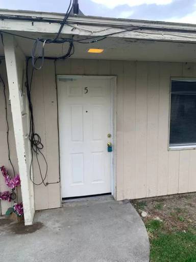 Main picture of 2602 W 1st Ave
