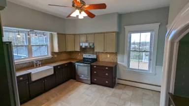 Main picture of 206 Bay View Ave