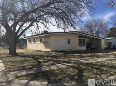 Main picture of 301 W Avenue M