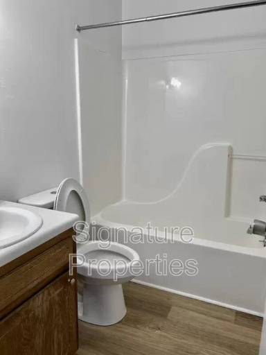 Main picture of 3203 Golf Course Rd