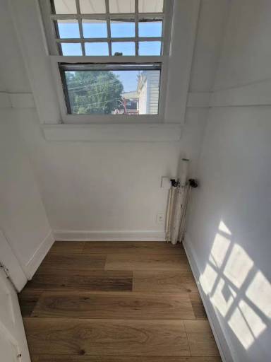 Main picture of 1700 Johnson St