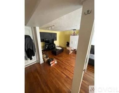 Main picture of 10 Lindall Pl