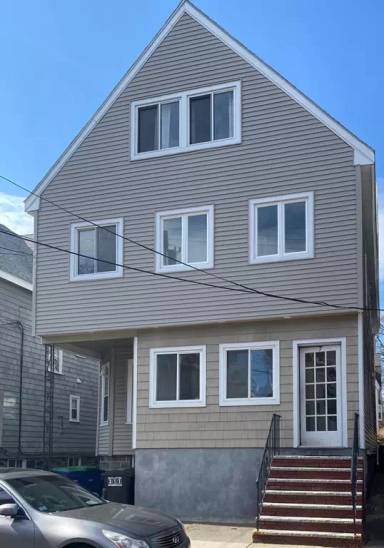 Main picture of 7 Lowden Ave