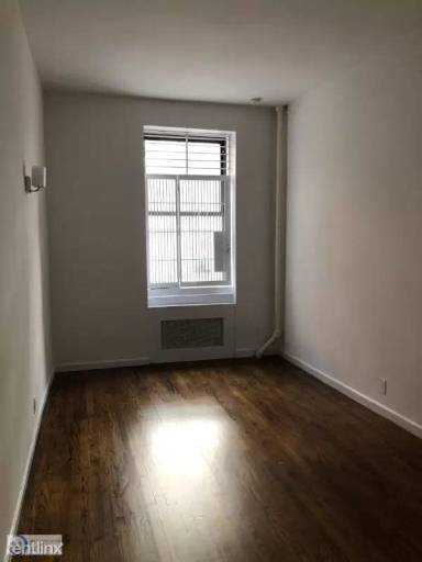 Main picture of 212-18 E 89th St