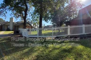Main picture of 814 Castleglen Dr