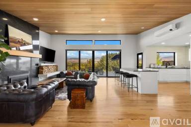 Main picture of 4008 W Edgemont St