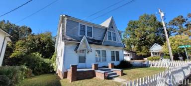 Main picture of 900 Gregory St