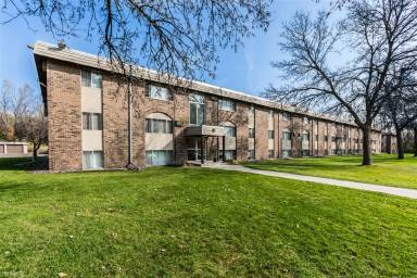 Main picture of Rose 8 Estates