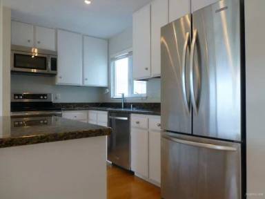 Main picture of 8 Broderick St