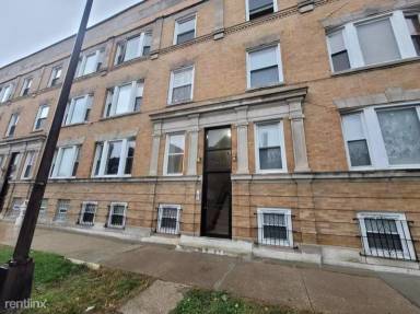 Main picture of 4954 S King Dr