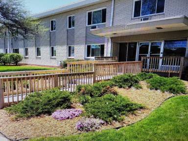 Main picture of 20 South Pontiac Drive - 104
