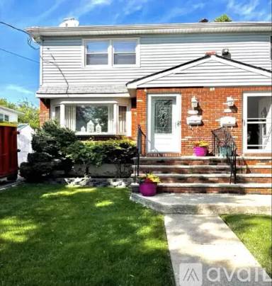 Main picture of 131 Thornycroft Ave